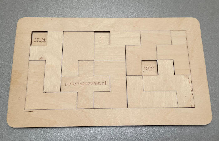 Photo of a solution of calendar puzzle "Square" of the challenge of Monday January 1