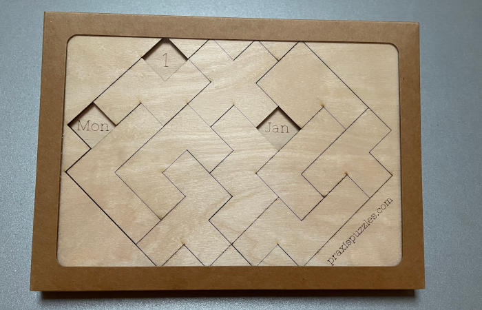 Photo of calendar puzzle "Rhombus" in a gift box